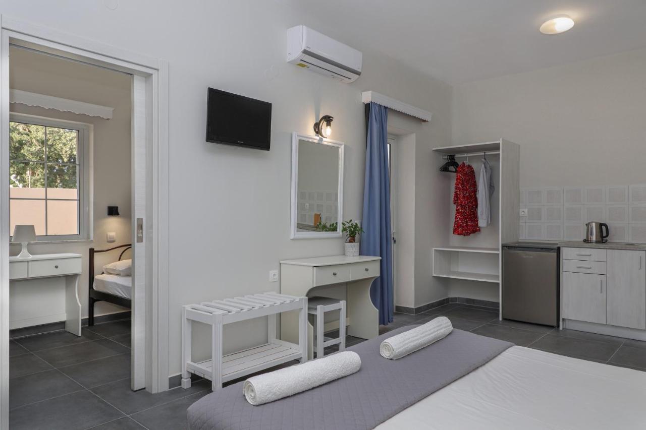 El Greco Studios Agia Marina  Luaran gambar